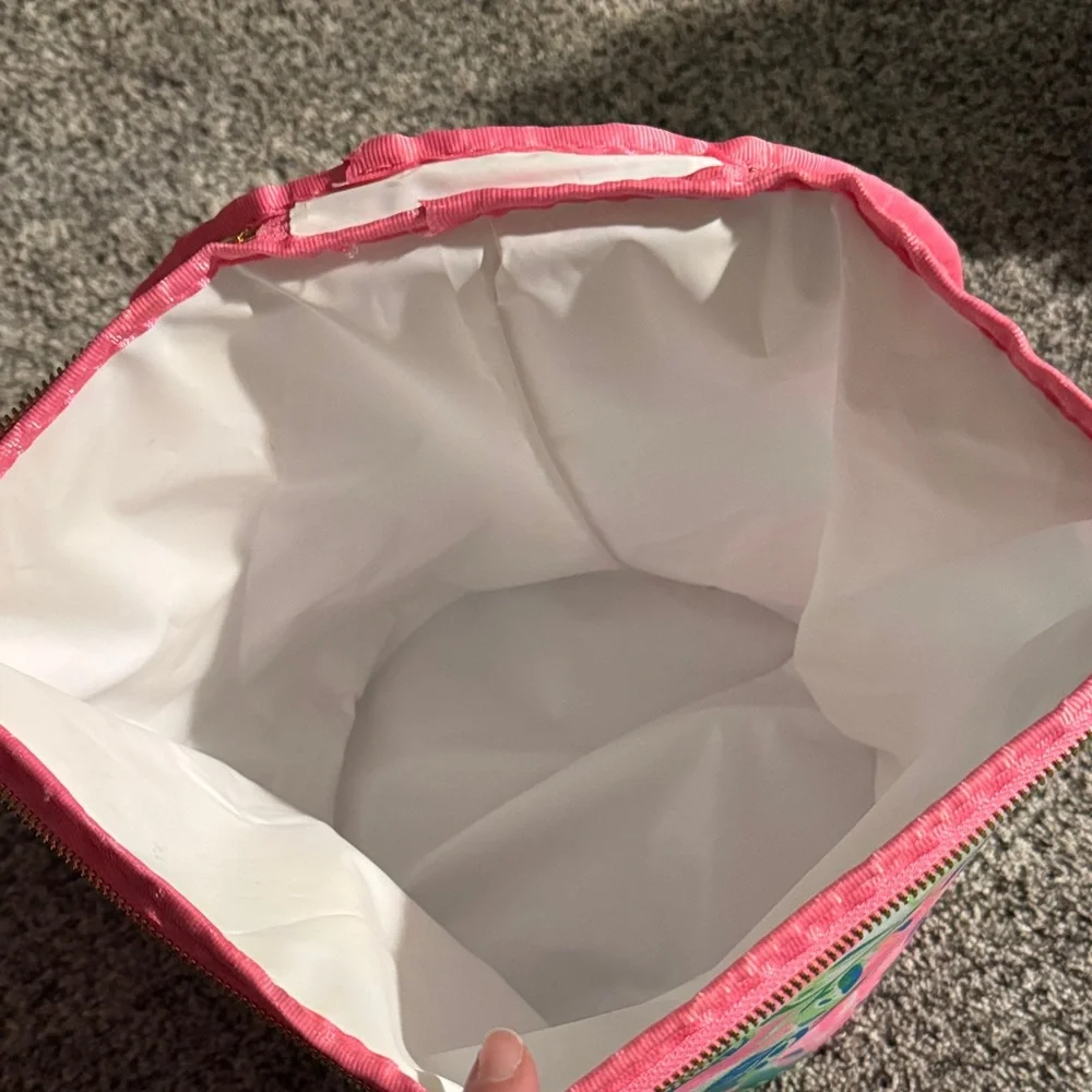 Lilly Pulitzer Pink and Green Floral Cooler Bag - Picture 3 of 6